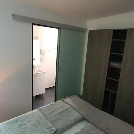 Premium Luksuzni Mobile-home On The 6 Lezaja Satelit Tv Wifi Klima 2 X Wc Velika Terasa Full Opremljena Ljubimci Dozvoljeni Parkirno Mjesto 10m Do Plaze Pogodno Za Djecu Mali Obiteljski Kamp 100m Do Centra Mjesta Pirovac