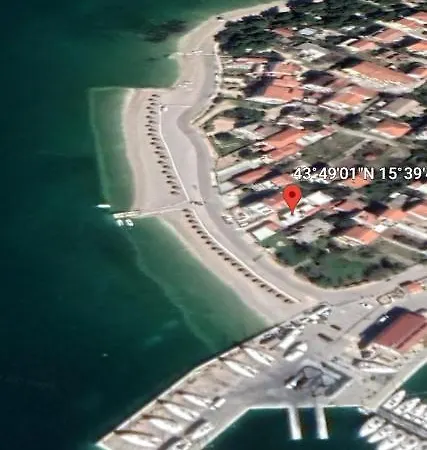 Premium: Beachfront Mobile With Family-friendly Amenities * Pirovac