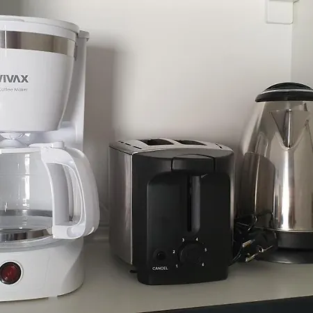 Premium Luksuzni Mobile-home On The 6 Lezaja Satelit Tv Wifi Klima 2 X Wc Velika Terasa Full Opremljena Ljubimci Dozvoljeni Parkirno Mjesto 10m Do Plaze Pogodno Za Djecu Mali Obiteljski Kamp 100m Do Centra Mjesta Kemping Pirovac