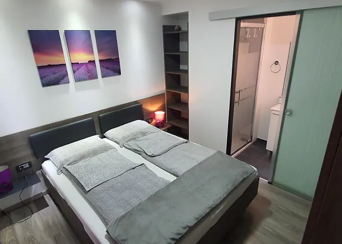 캠프장 Premium Luksuzni Mobile-home On The 6 Lezaja Satelit Tv Wifi Klima 2 X Wc Velika Terasa Full Opremljena Ljubimci Dozvoljeni Parkirno Mjesto 10m Do Plaze Pogodno Za Djecu Mali Obiteljski Kamp 100m Do Centra Mjesta *