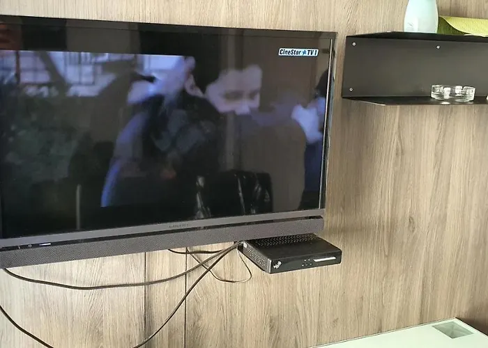 캠프장 Premium Luksuzni Mobile-home On The 6 Lezaja Satelit Tv Wifi Klima 2 X Wc Velika Terasa Full Opremljena Ljubimci Dozvoljeni Parkirno Mjesto 10m Do Plaze Pogodno Za Djecu Mali Obiteljski Kamp 100m Do Centra Mjesta 피로바츠