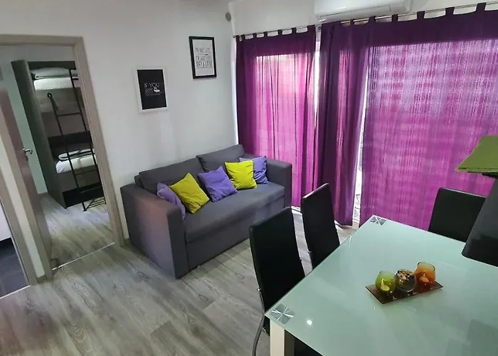 캠프장 Premium Luksuzni Mobile-home On The 6 Lezaja Satelit Tv Wifi Klima 2 X Wc Velika Terasa Full Opremljena Ljubimci Dozvoljeni Parkirno Mjesto 10m Do Plaze Pogodno Za Djecu Mali Obiteljski Kamp 100m Do Centra Mjesta