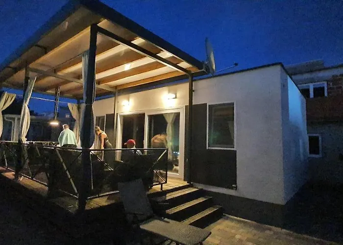 Premium Luksuzni Mobile-home On The 6 Lezaja Satelit Tv Wifi Klima 2 X Wc Velika Terasa Full Opremljena Ljubimci Dozvoljeni Parkirno Mjesto 10m Do Plaze Pogodno Za Djecu Mali Obiteljski Kamp 100m Do Centra Mjesta 피로바츠