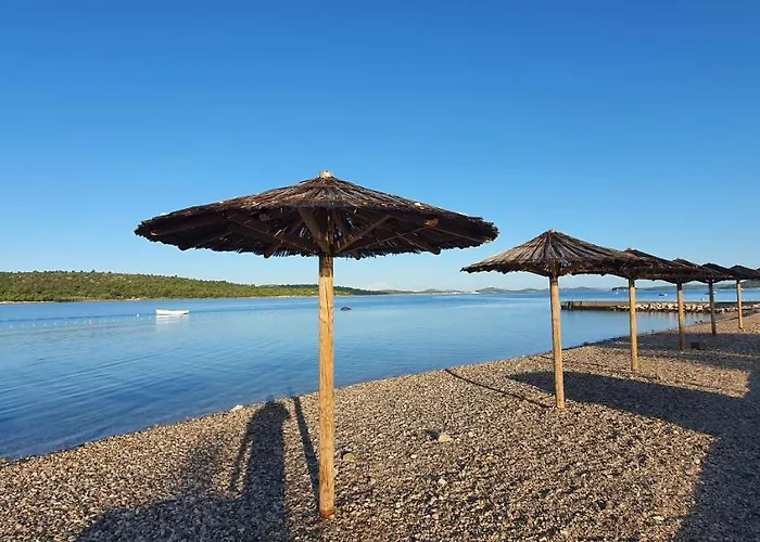 Premium Luksuzni Mobile-home On The 6 Lezaja Satelit Tv Wifi Klima 2 X Wc Velika Terasa Full Opremljena Ljubimci Dozvoljeni Parkirno Mjesto 10m Do Plaze Pogodno Za Djecu Mali Obiteljski Kamp 100m Do Centra Mjesta * 피로바츠